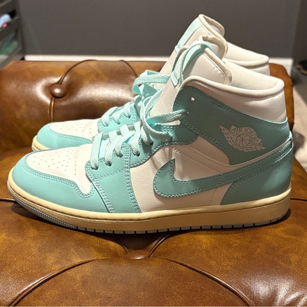 Jordan Women's Teal and White High-Top Sneakers